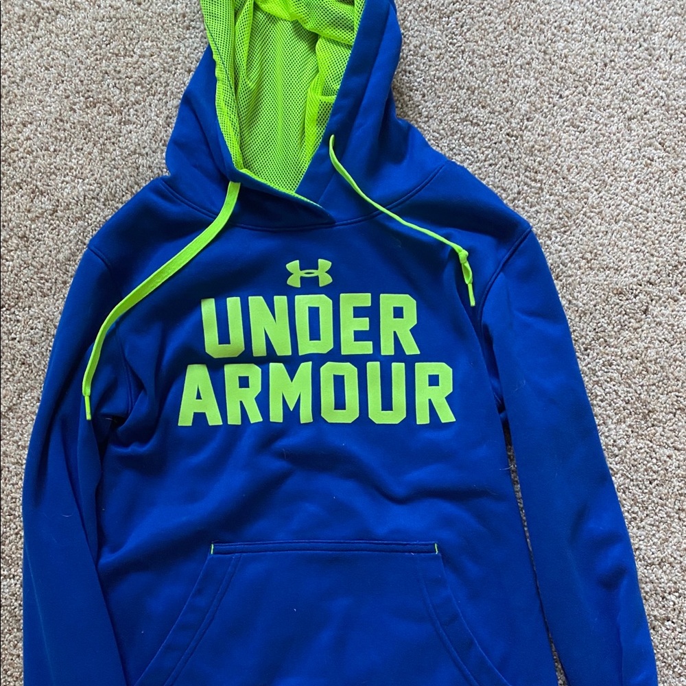 Women’s size XS under armour hoodie